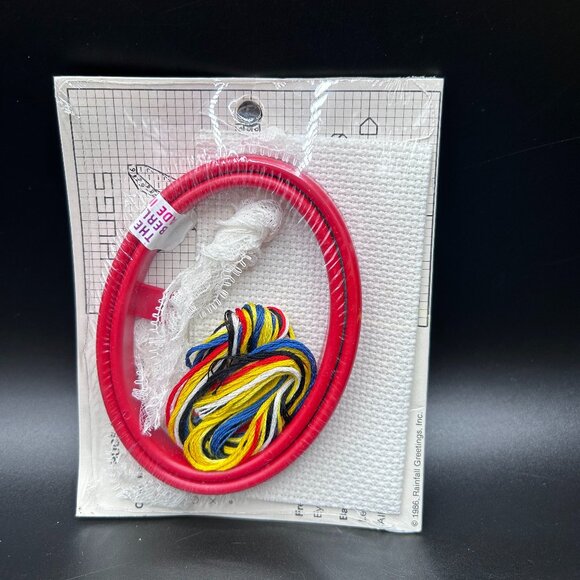 The New Berlin Co. Counted Cross Stitch "Hugs Accepted Here" Red Hoop VTG 80s - Picture 6 of 9